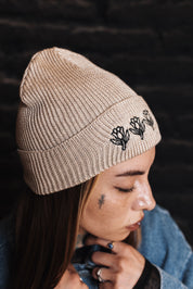 Gorro Beanie Medium Three Roses Crema | Nanai.tatu