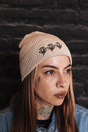 Gorro Beanie Medium Three Roses Crema | Nanai.tatu
