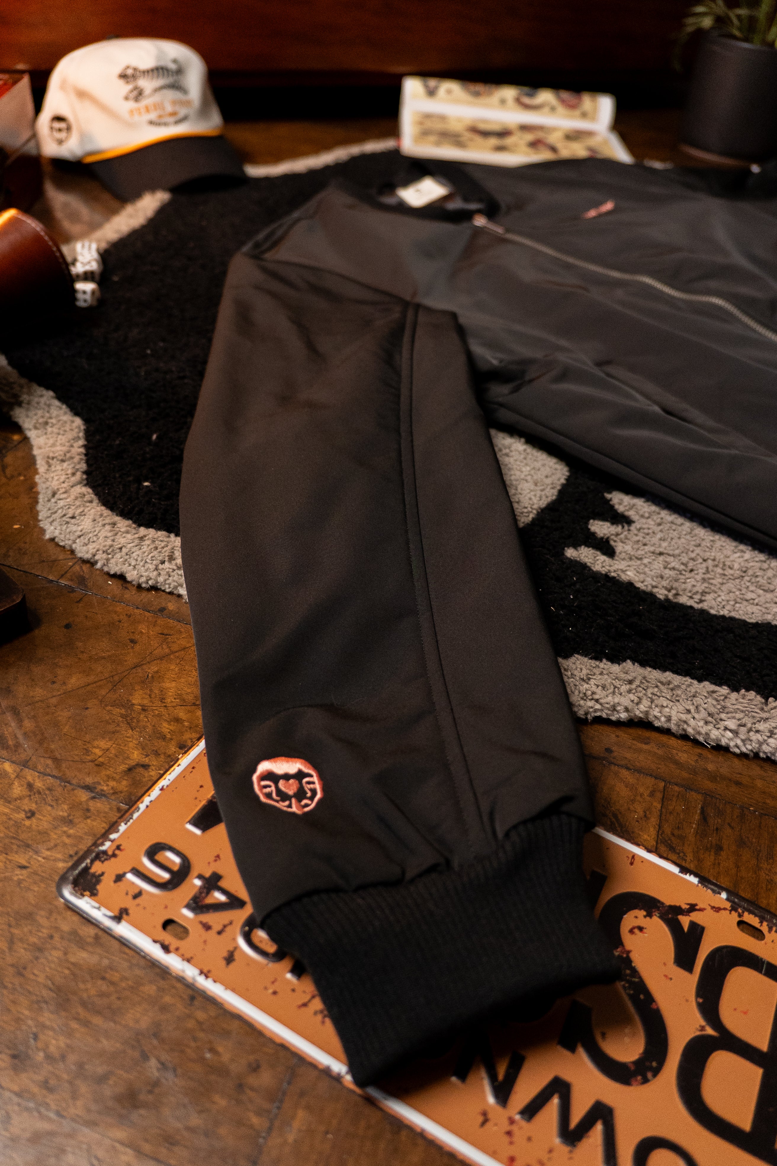 Bomber Jacket Crane Negro | Intemperie