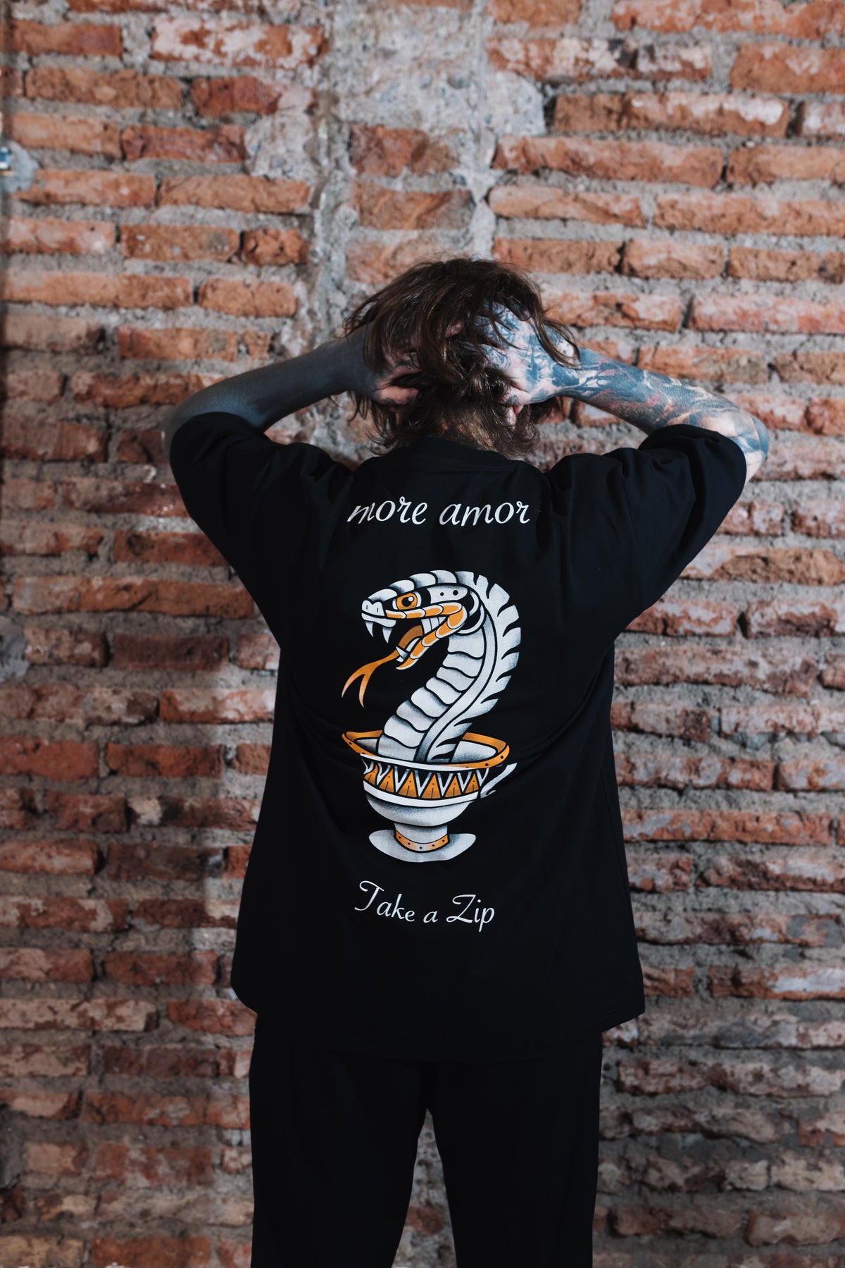 Polera Heavy Manga Corta Hombre Snake Cup Negra | Dimedarko