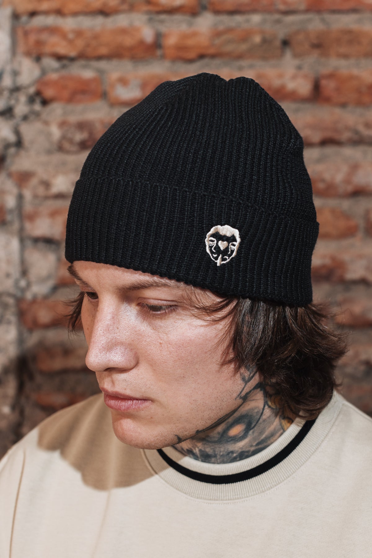 Gorro Beanie Medium Embroldery Negro Hombre | More Amor