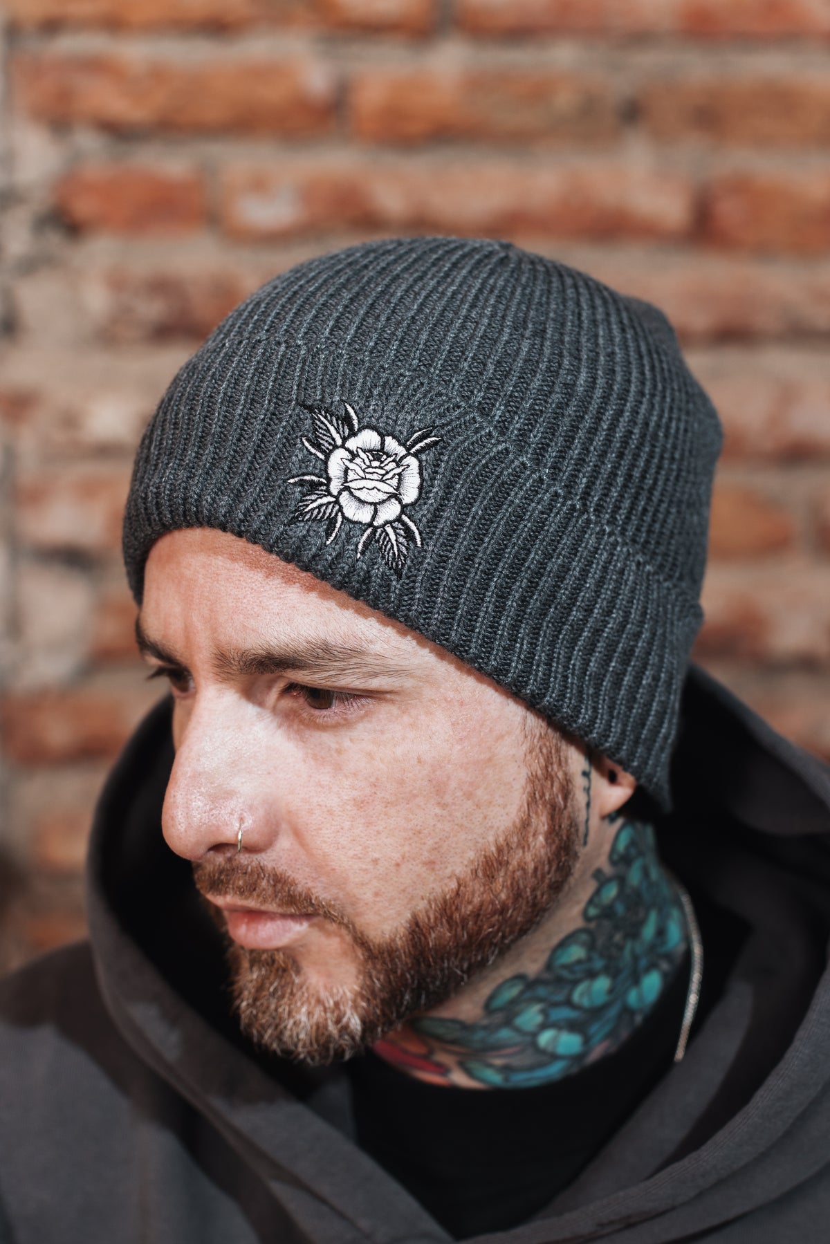 Gorro Beanie Medium Traditional Rose Gray Hombre | Dimedarko