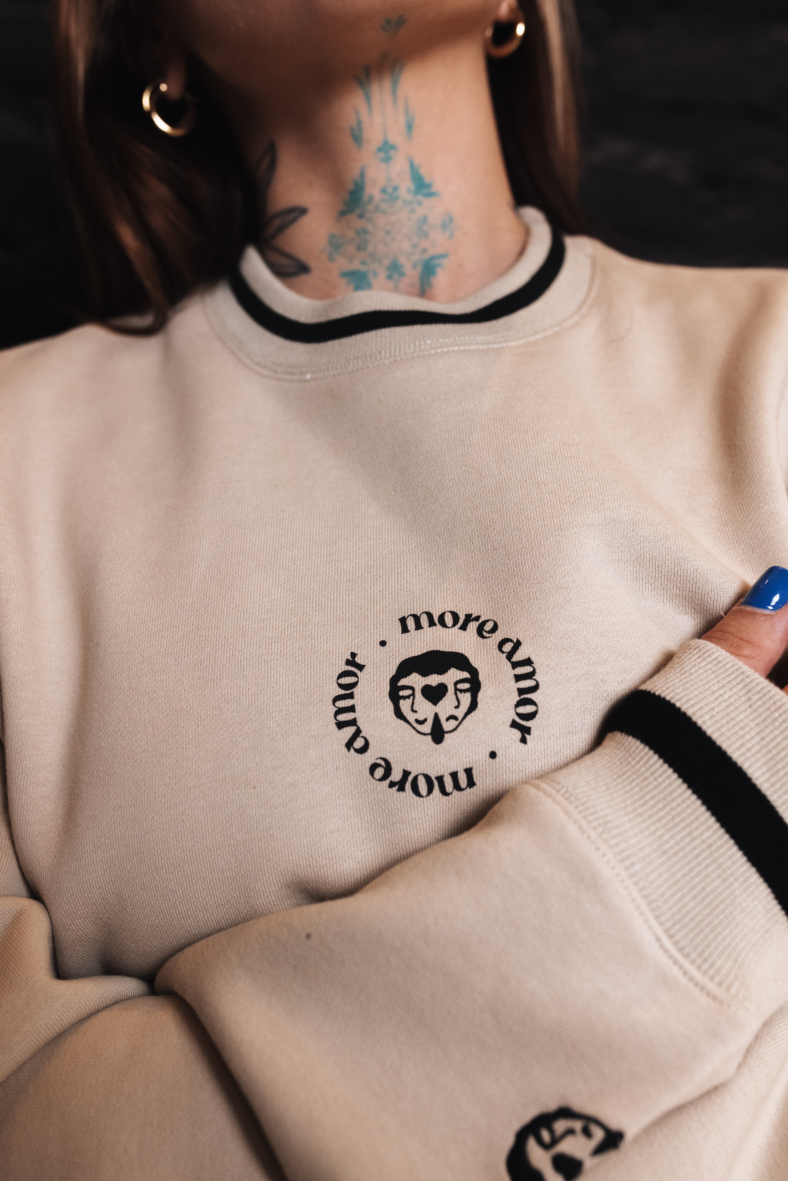 Polerón Crewneck sin Gorro Ecru | More Amor