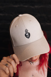 Jockey Medium Skull Crema | Max Costabal