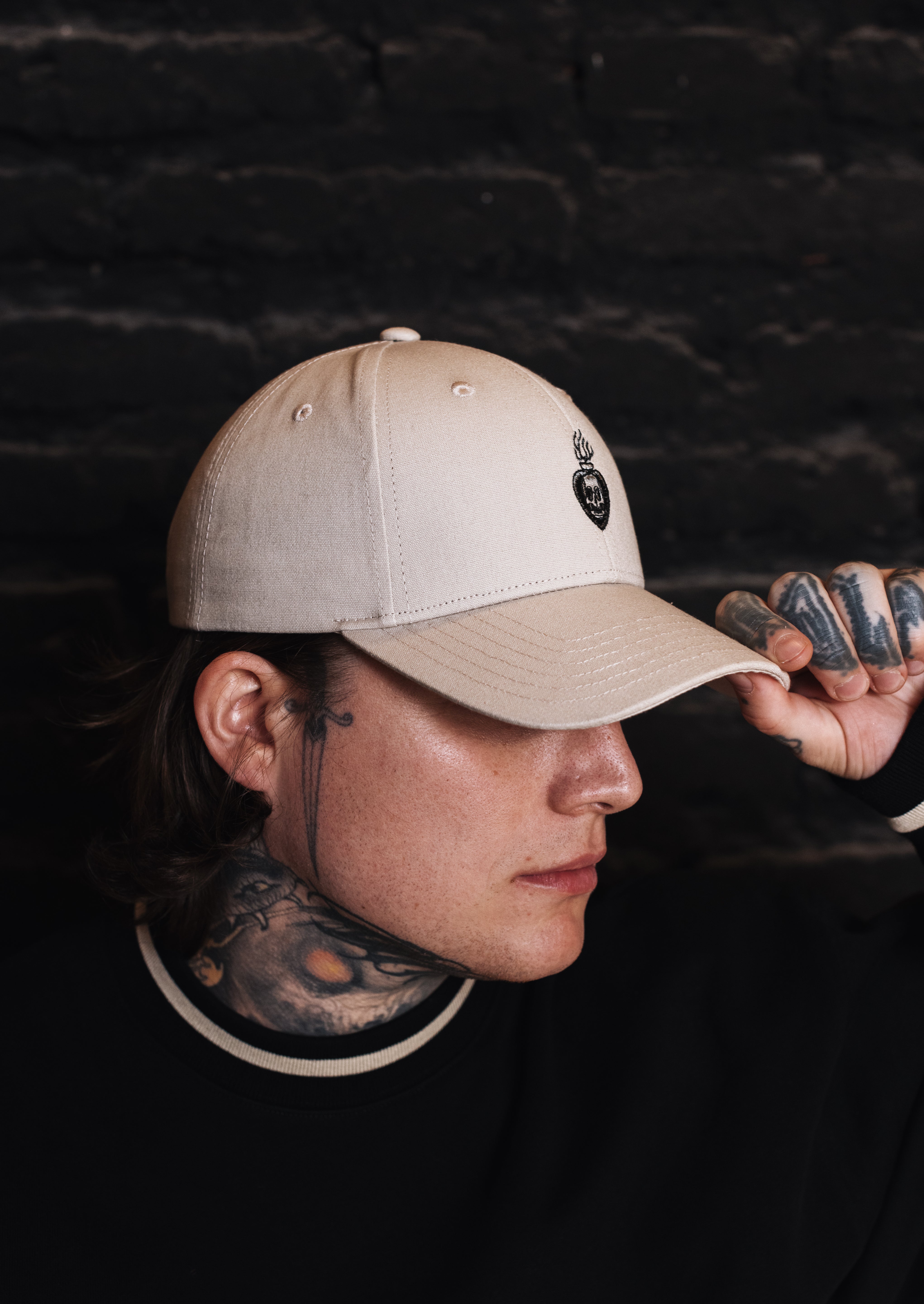 Jockey Medium Skull Crema | Max Costabal