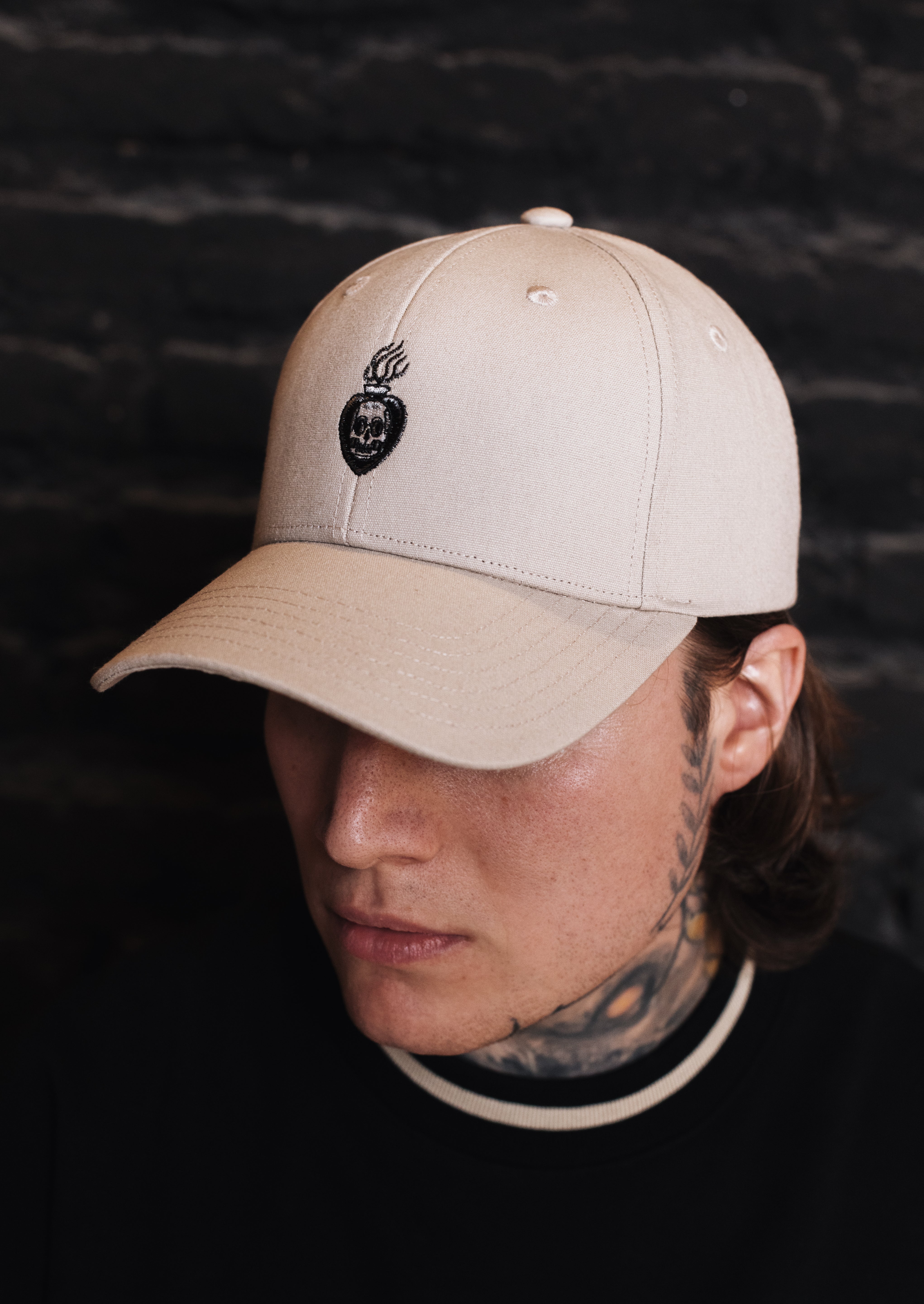 Jockey Medium Skull Crema | Max Costabal