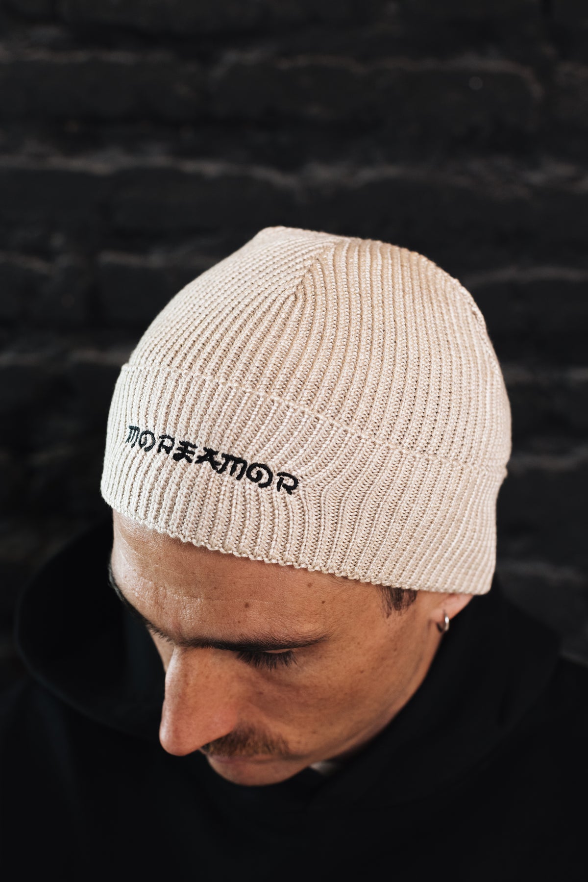 Gorro Beanie Low Crema Hombre | More Amor