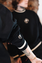 Polerón Crewneck sin Gorro Negro | More Amor