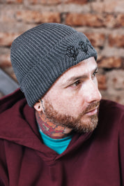 Gorro Beanie Low Three Roses Gris | Nanai.tatu