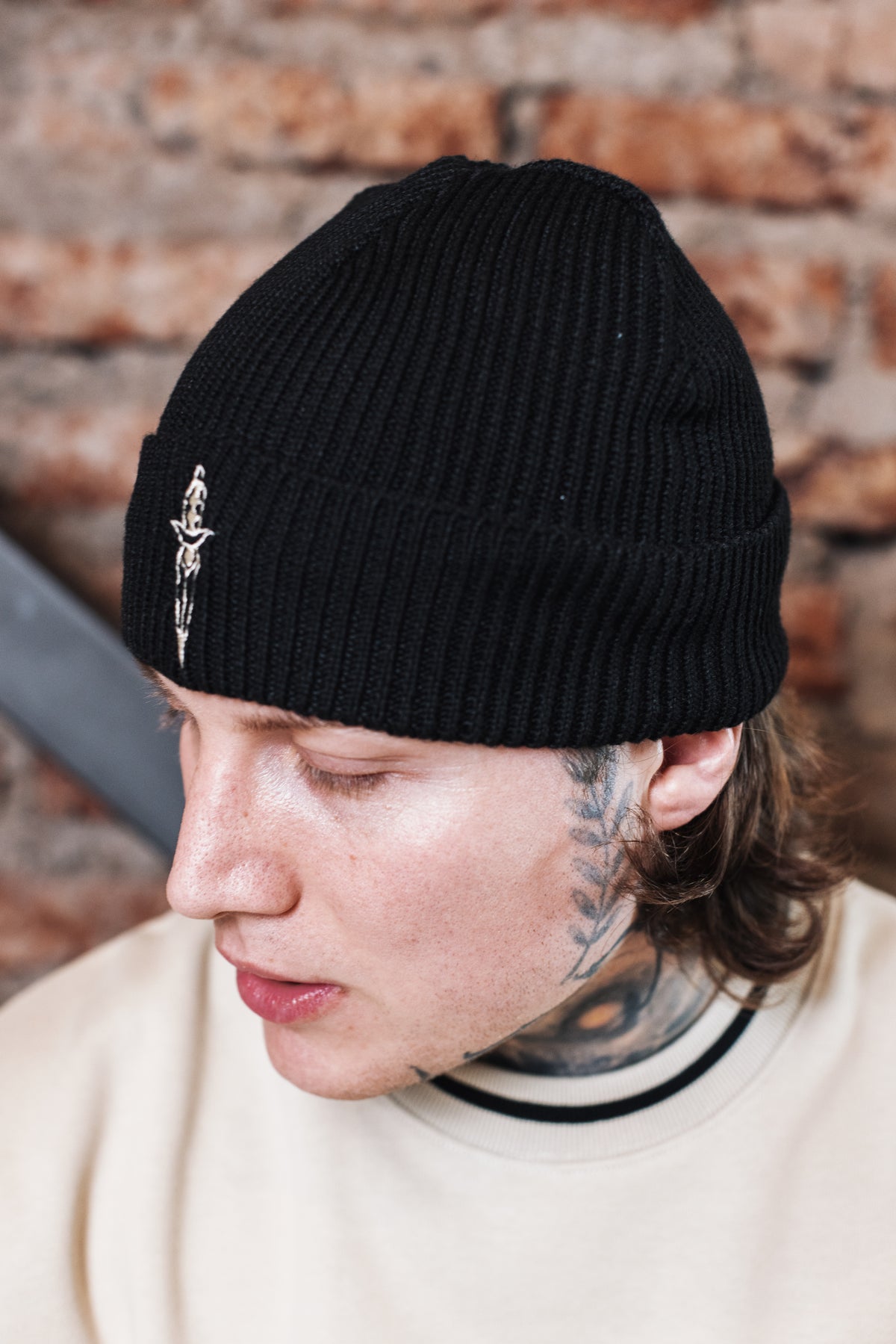 Gorro Beanie Low Dagger Negro Hombre | Dimadarko