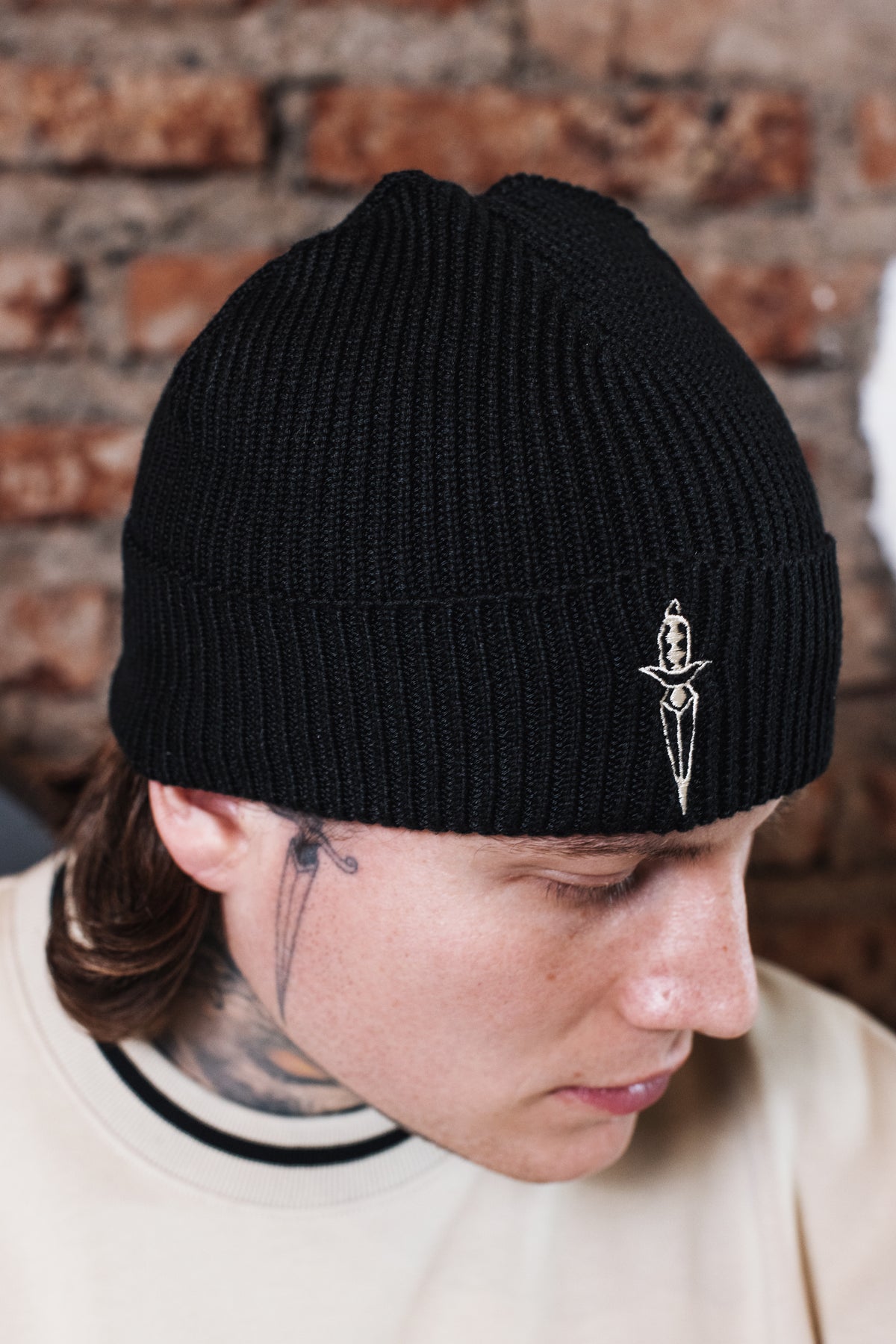 Gorro Beanie Low Dagger Negro Hombre | Dimadarko