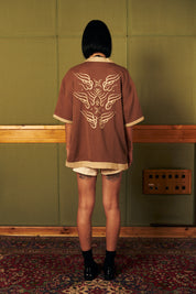 Camisa Fire Eyes Cafe Mujer | Matias Wenuqueo