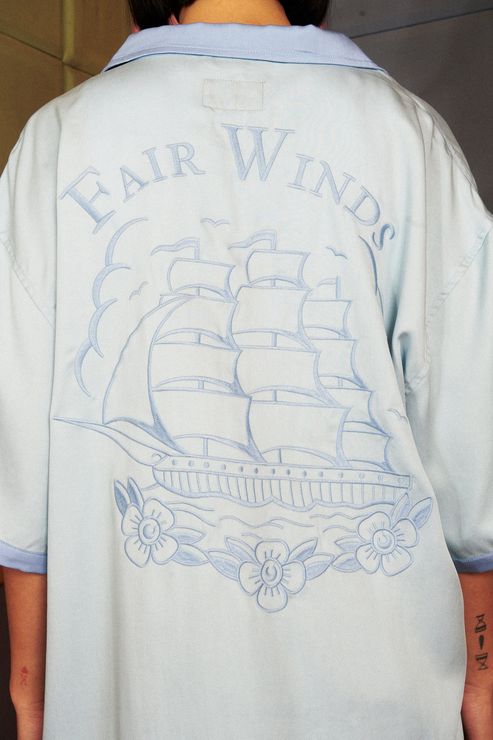 [UNIQUE IV] Camisa Fair Winds Celeste | DimeDarko