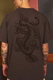 Polera Burning Tiger Gris | Matias Wenuqueo