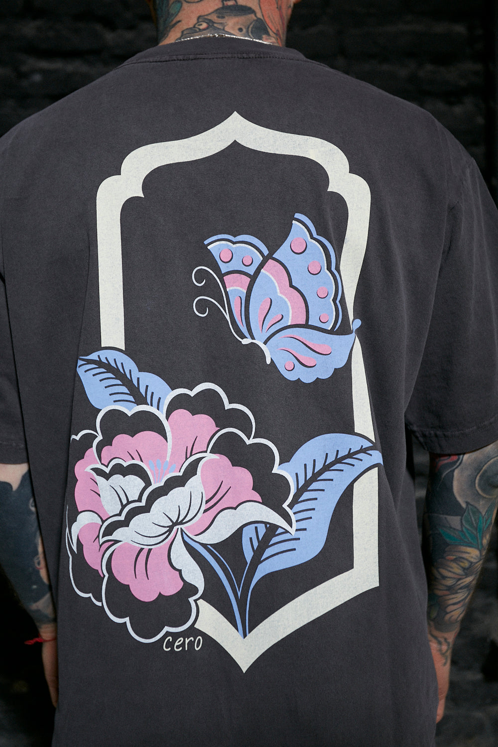 Polera Manga Corta 250gr Hombre Flower&amp;Butterfly Gris | Cerotatuajes