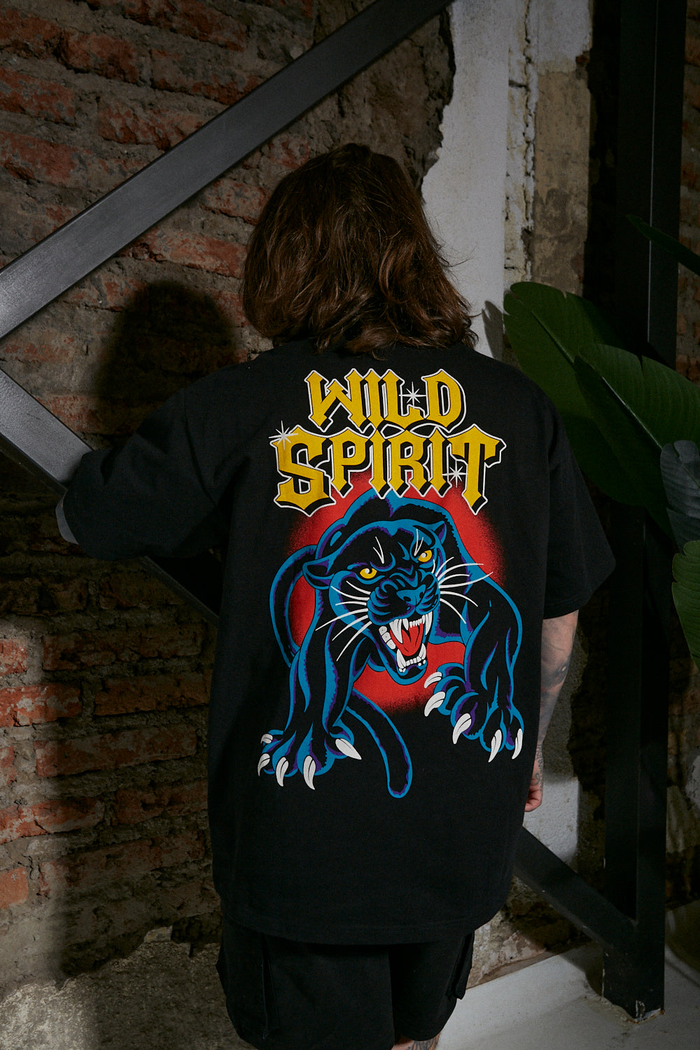 Polera Manga Corta 250gr Hombre Wild Spirit Negra | Samuel Saldaña