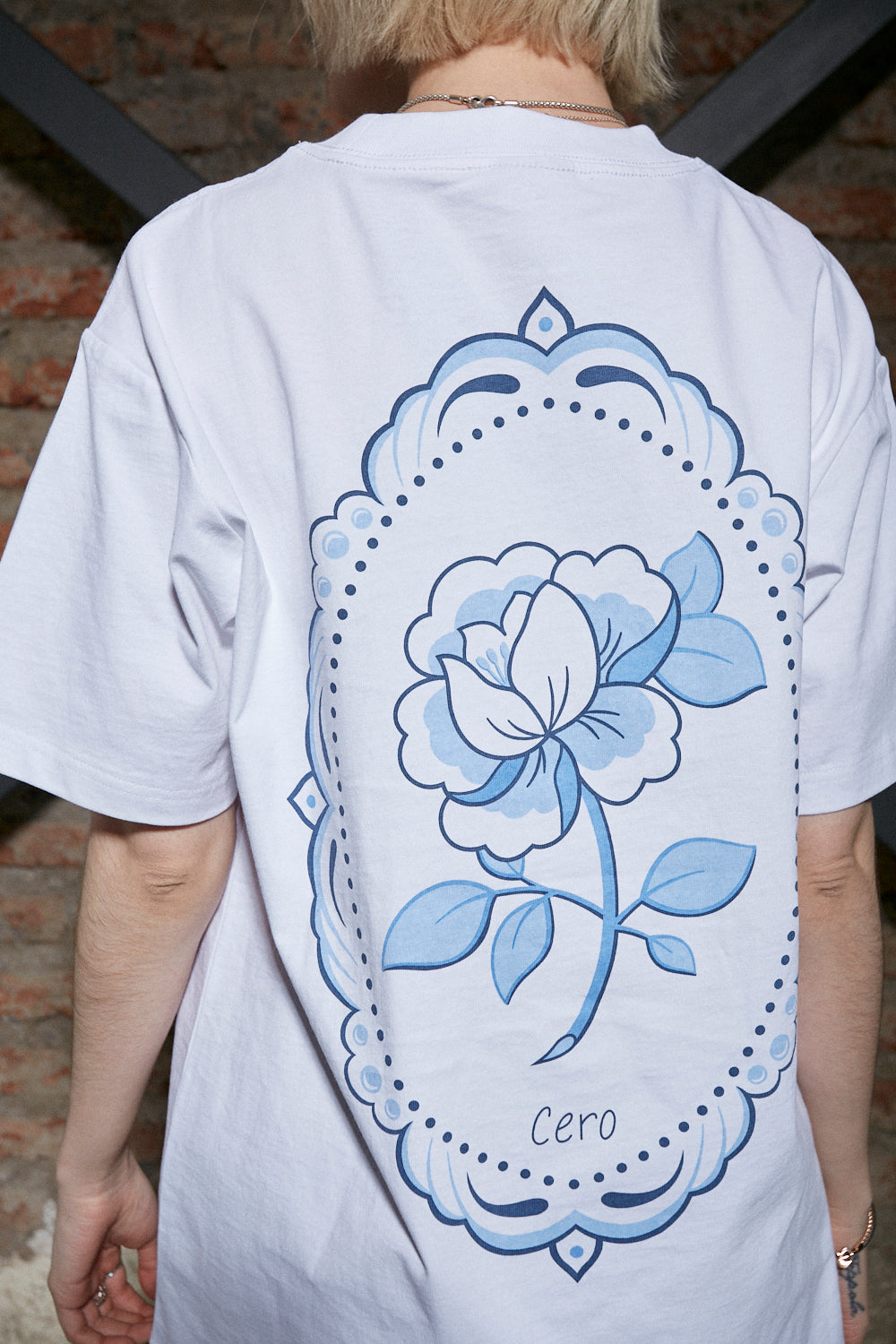 Polera Manga Corta 250gr Mujer Framed Flower Blanca | Cerotatuajes