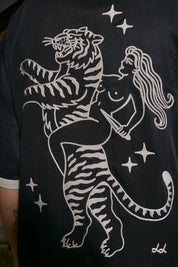 Camisa Lady Warrior Negra | Dimedarko