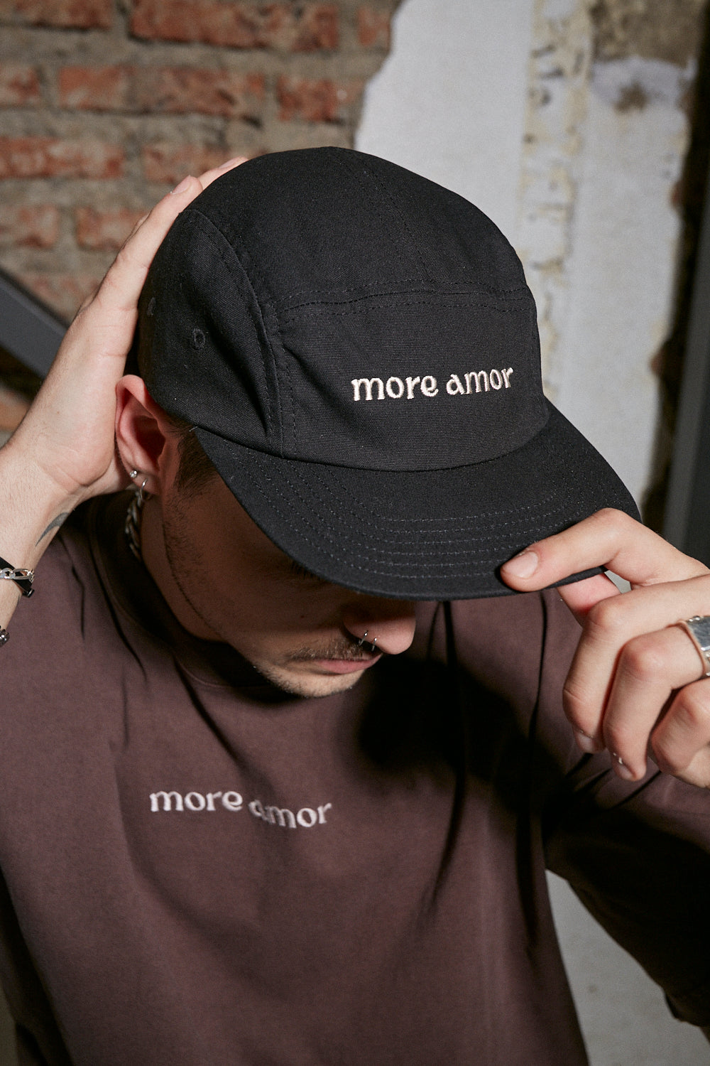 Jockey Five Panel Negro Logo Hombre | More Amor