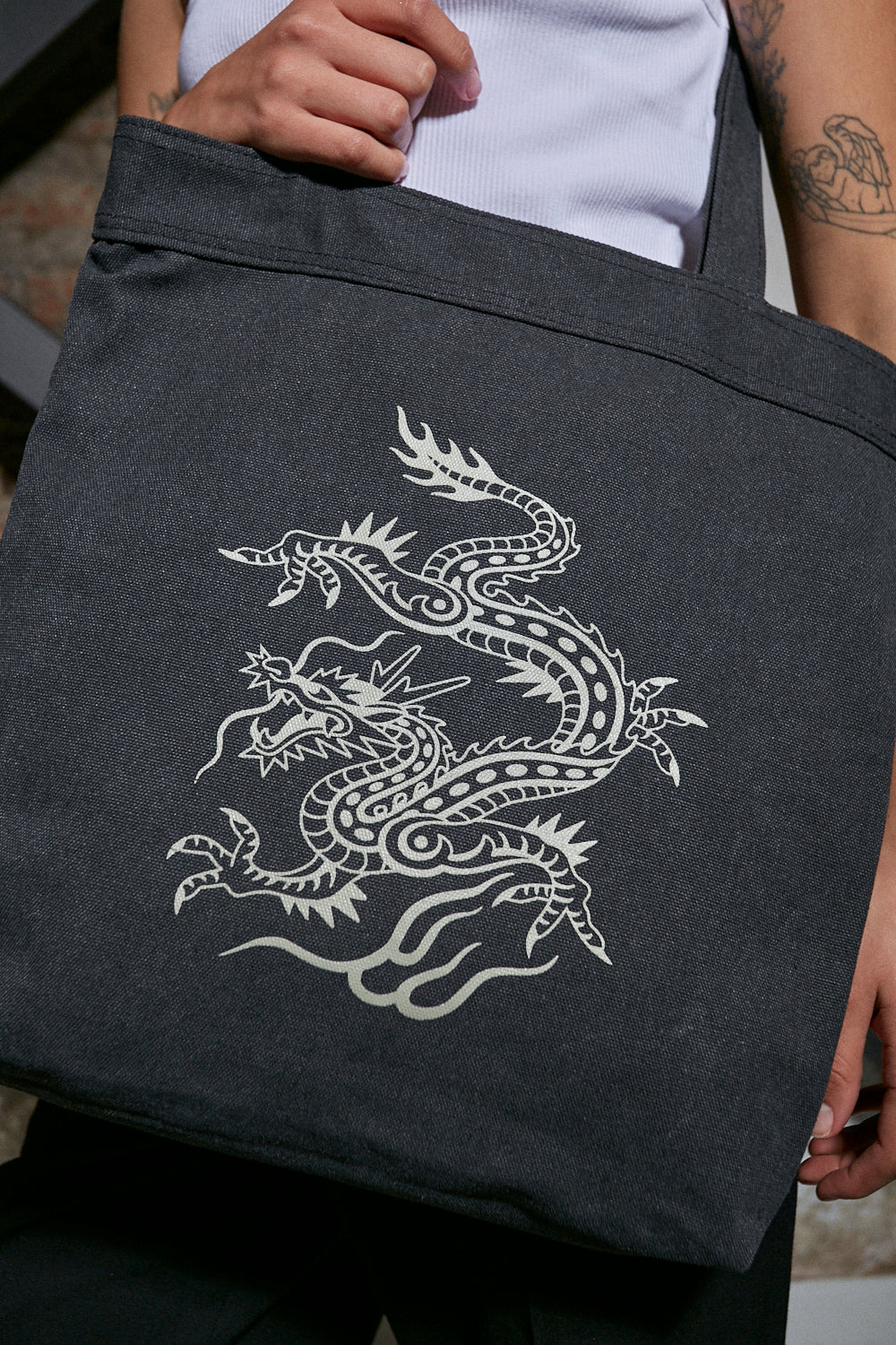 Tote Bag Dragon Mujer Gris | Samuel Saldaña