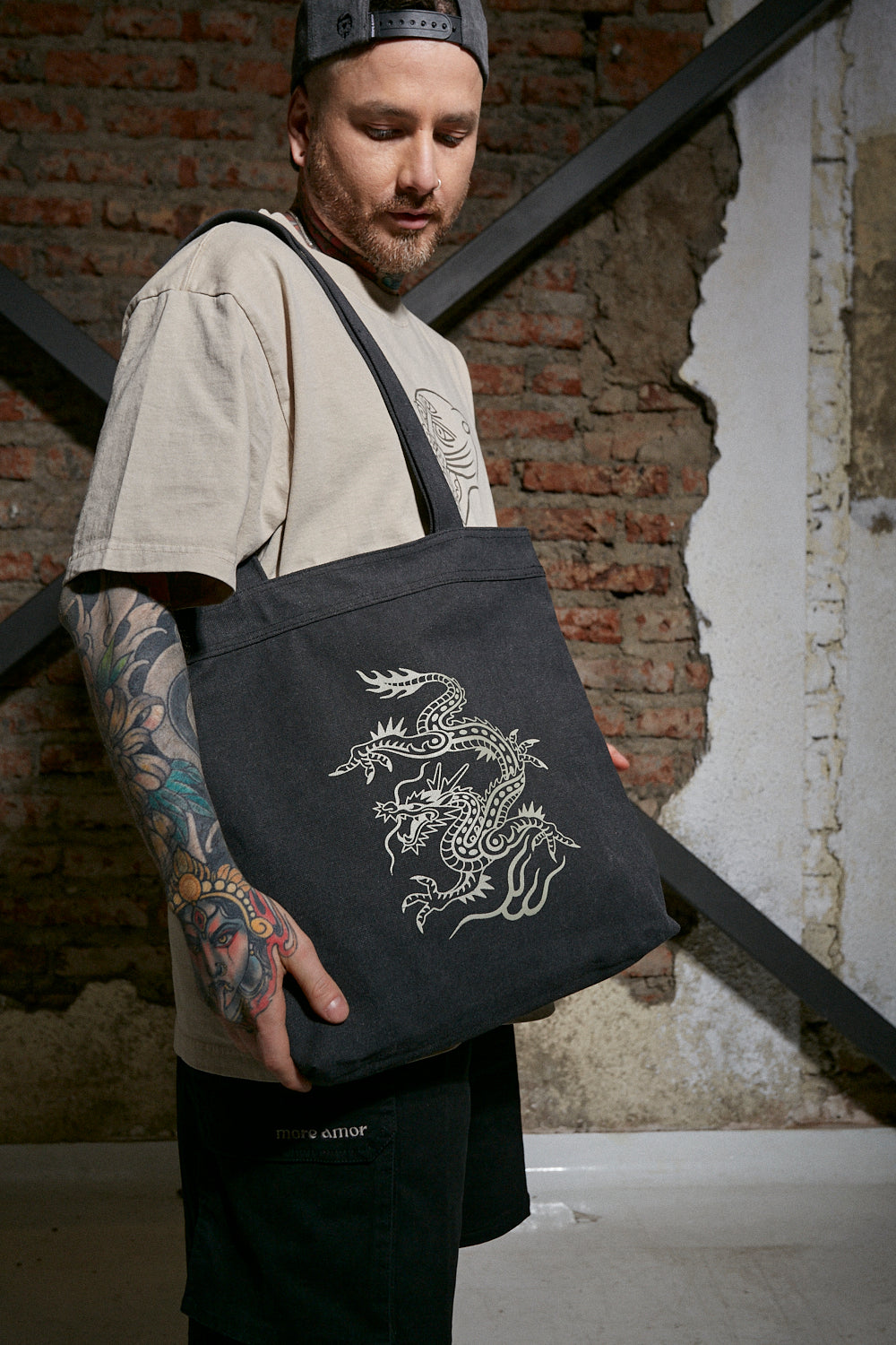 Tote Bag Dragon Hombre Gris | Samuel Saldaña