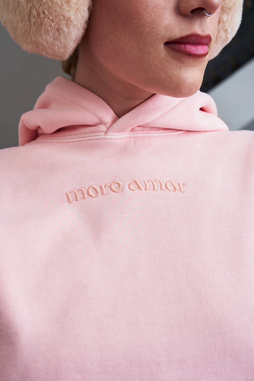 Polerón con Gorro Written Rosado | more amor