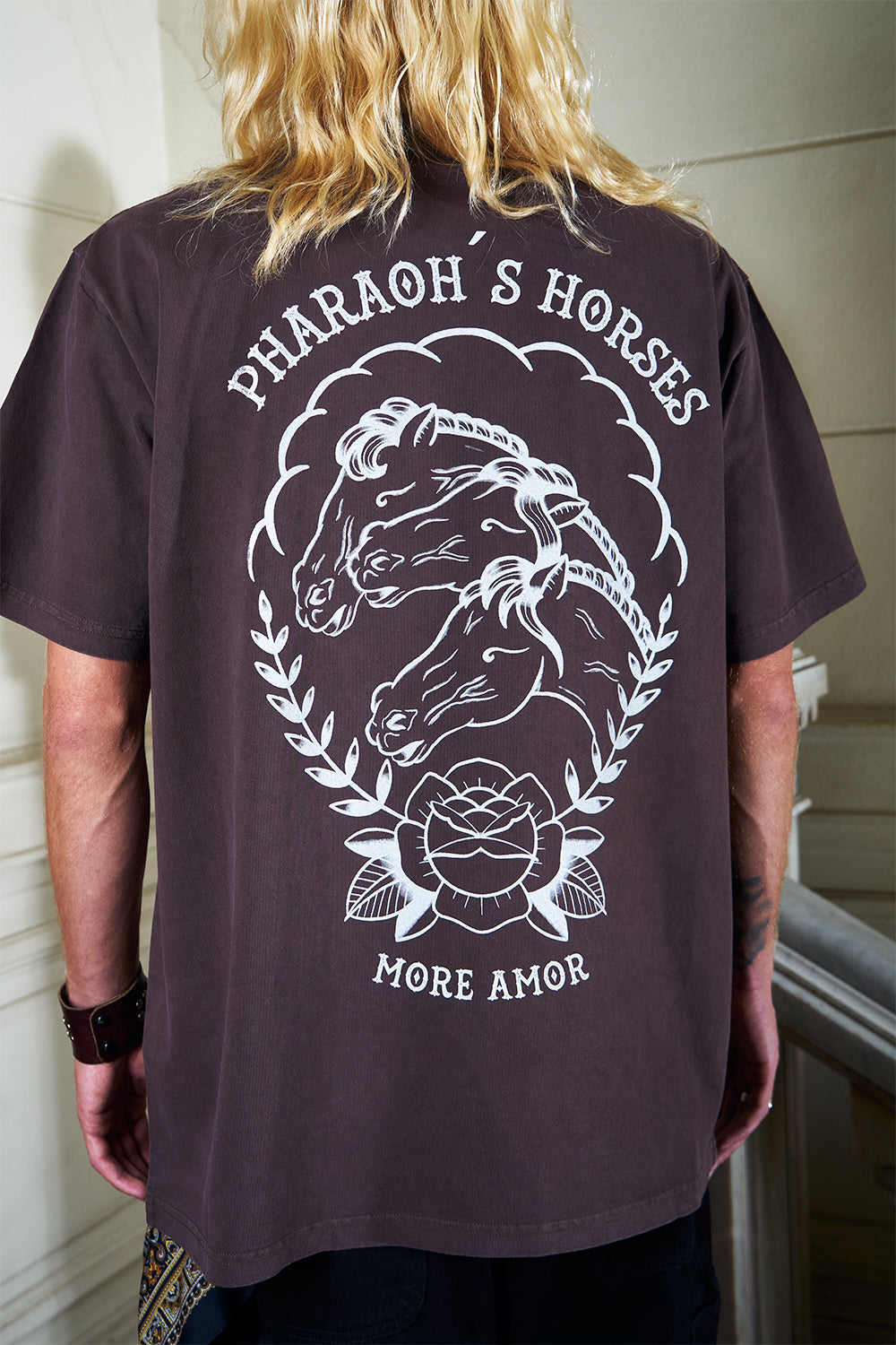 Polera 250 gr Pharaos Horses Café | DimeDarko