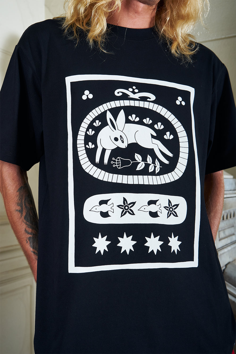 Polera 250 gr Rabbit Rug Negro | Cata Ciro