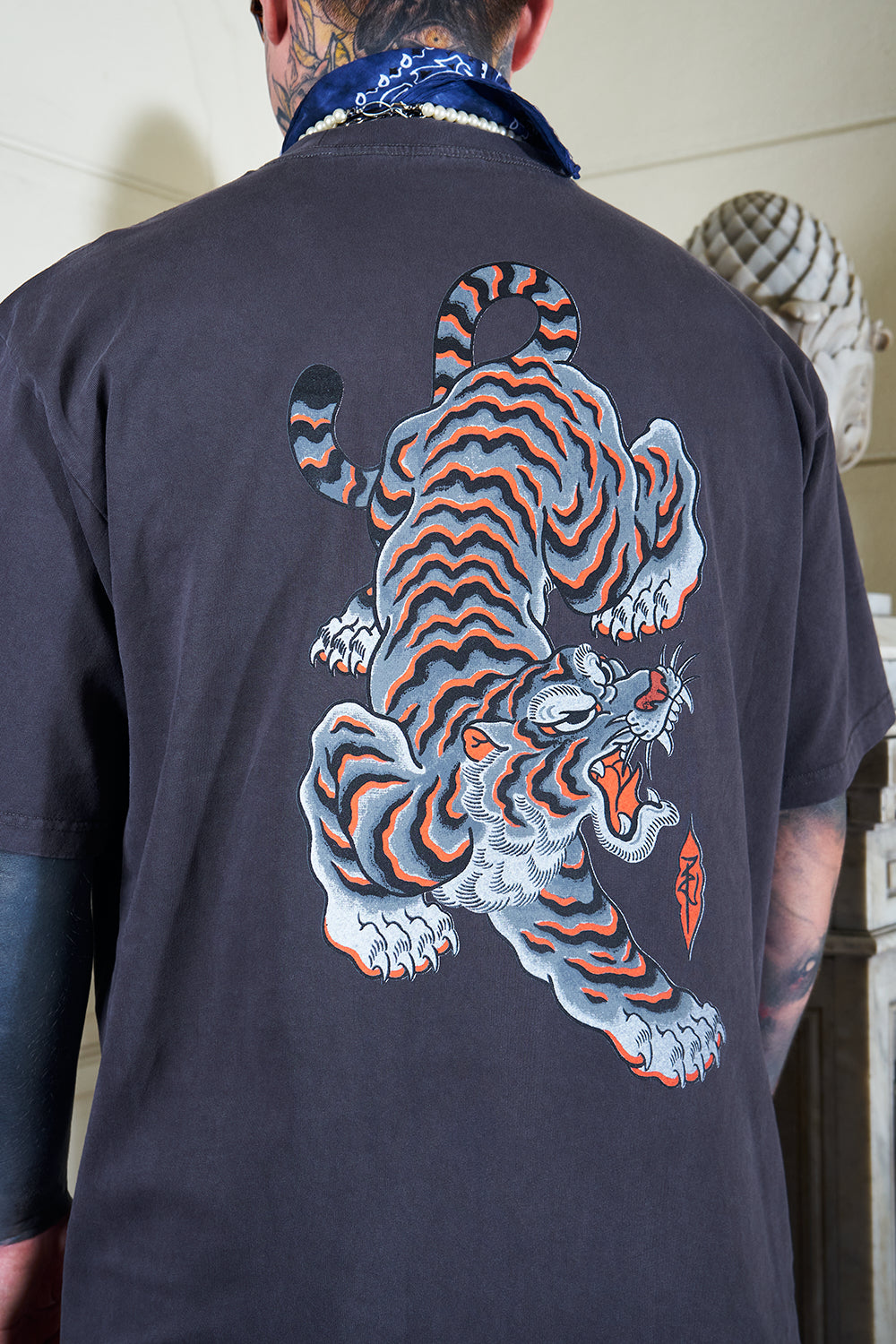 Polera 250 gr Japanese Tiger Gris | Pablo Esquivel