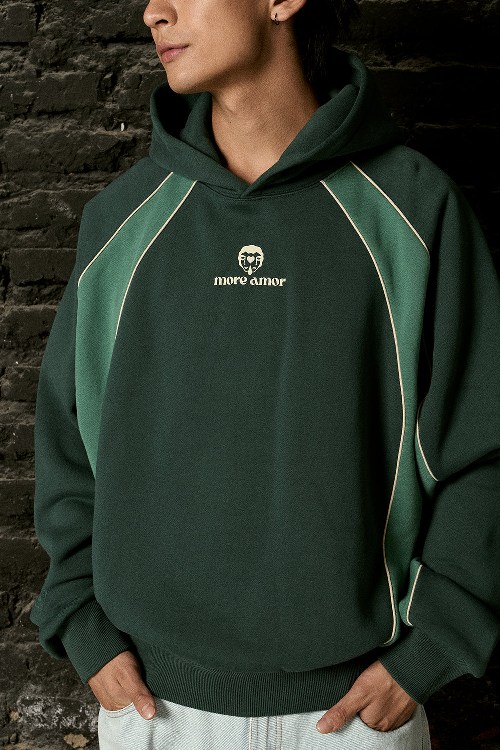 Polerón con Gorro Boxy Piping Double Verde Hombre | more amor