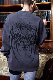 Crewneck Sin Gorro Neotribal Spine Gris | Simon Noctem
