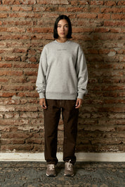 Polerón Crewneck Written Gris Mujer | more amor