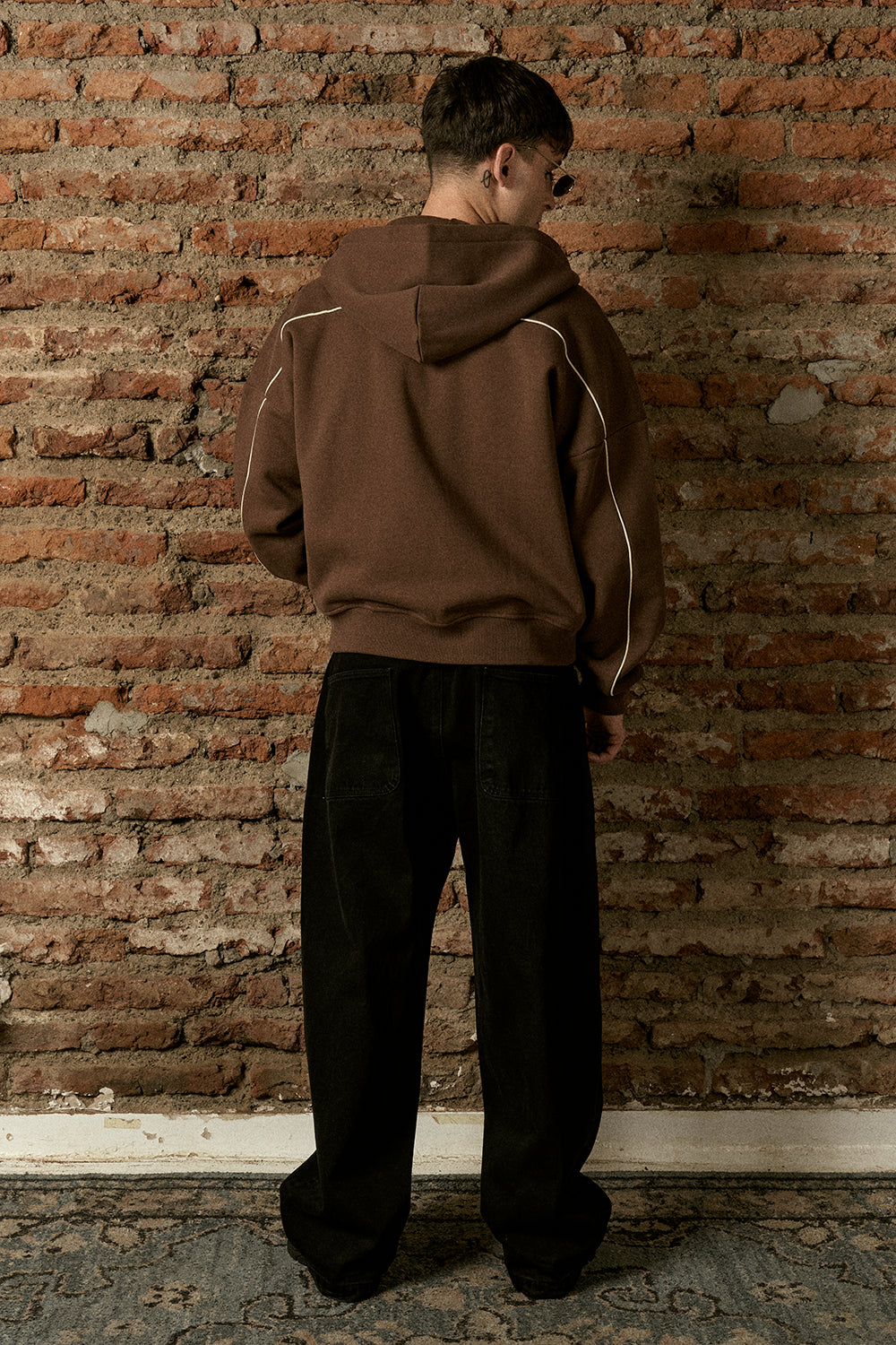 Polerón con Gorro Full Zipper Boxy Café Hombre | more amor