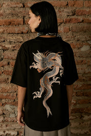 Polera Japanese Dragon Negra Mujer | Andres Cruces