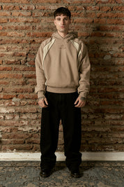 Polerón con Gorro Boxy Piping Ecru & Café Hombre | more amor