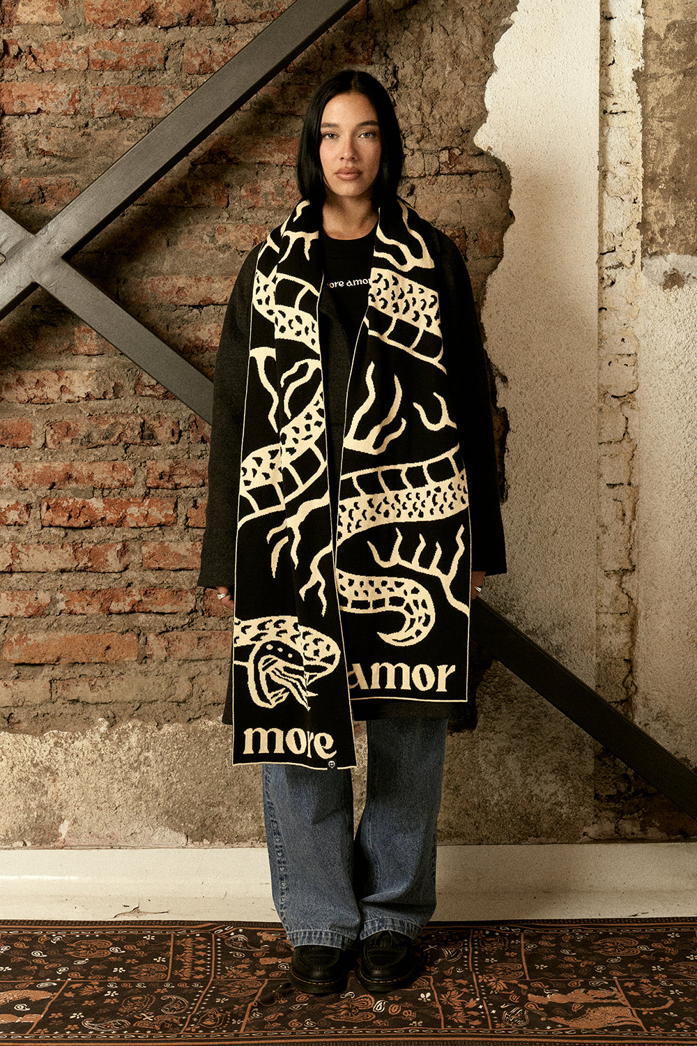 Bufanda Serpent and Fire Negra | DimeDarko