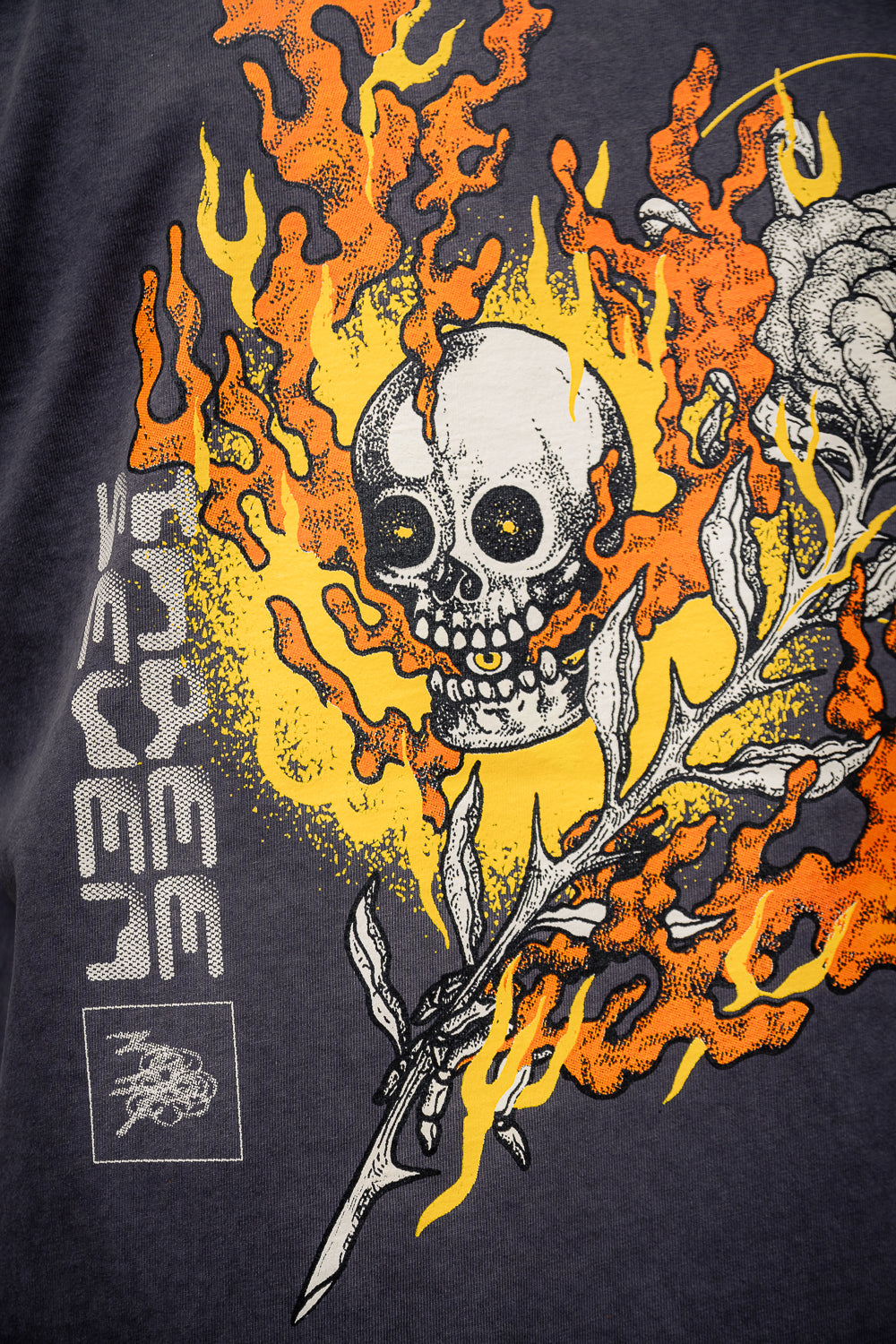 Polera Skull & Fire Gris | 3Sietes