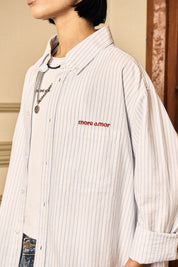Camisa ML Classy Stripes Boxy Fit Celeste Mujer | more amor