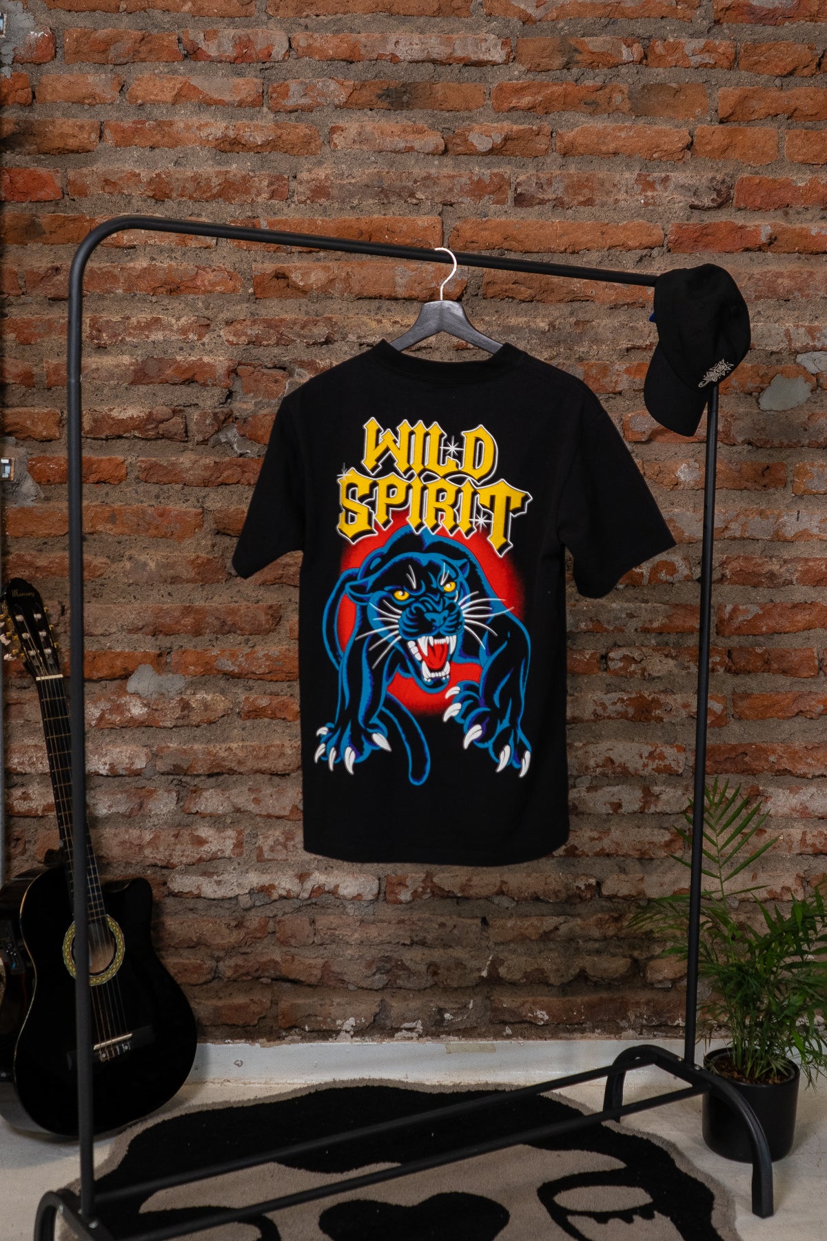 Polera Manga Corta 250gr Hombre Wild Spirit Negra | Samuel Saldaña