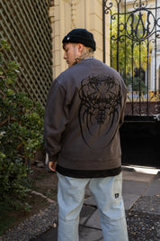 Crewneck Sin Gorro Neotribal Spine Gris | Simon Noctem