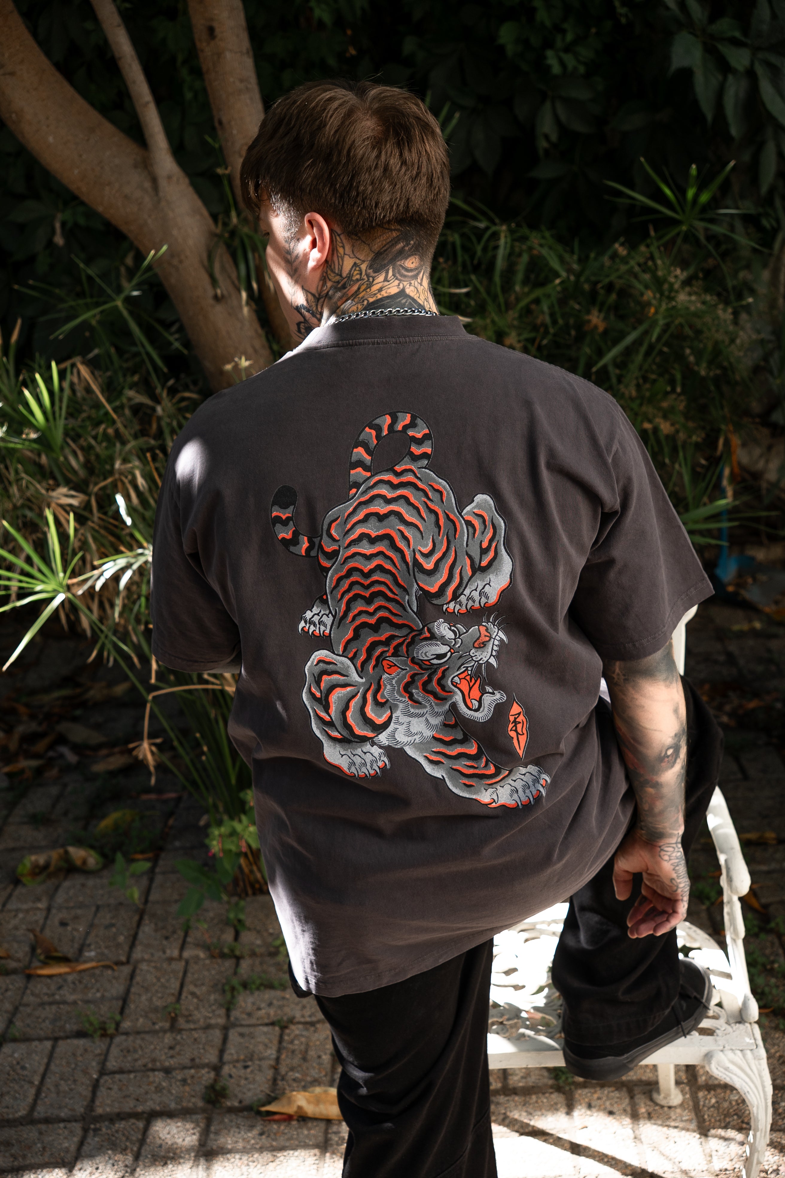Polera 250 gr Japanese Tiger Gris | Pablo Esquivel