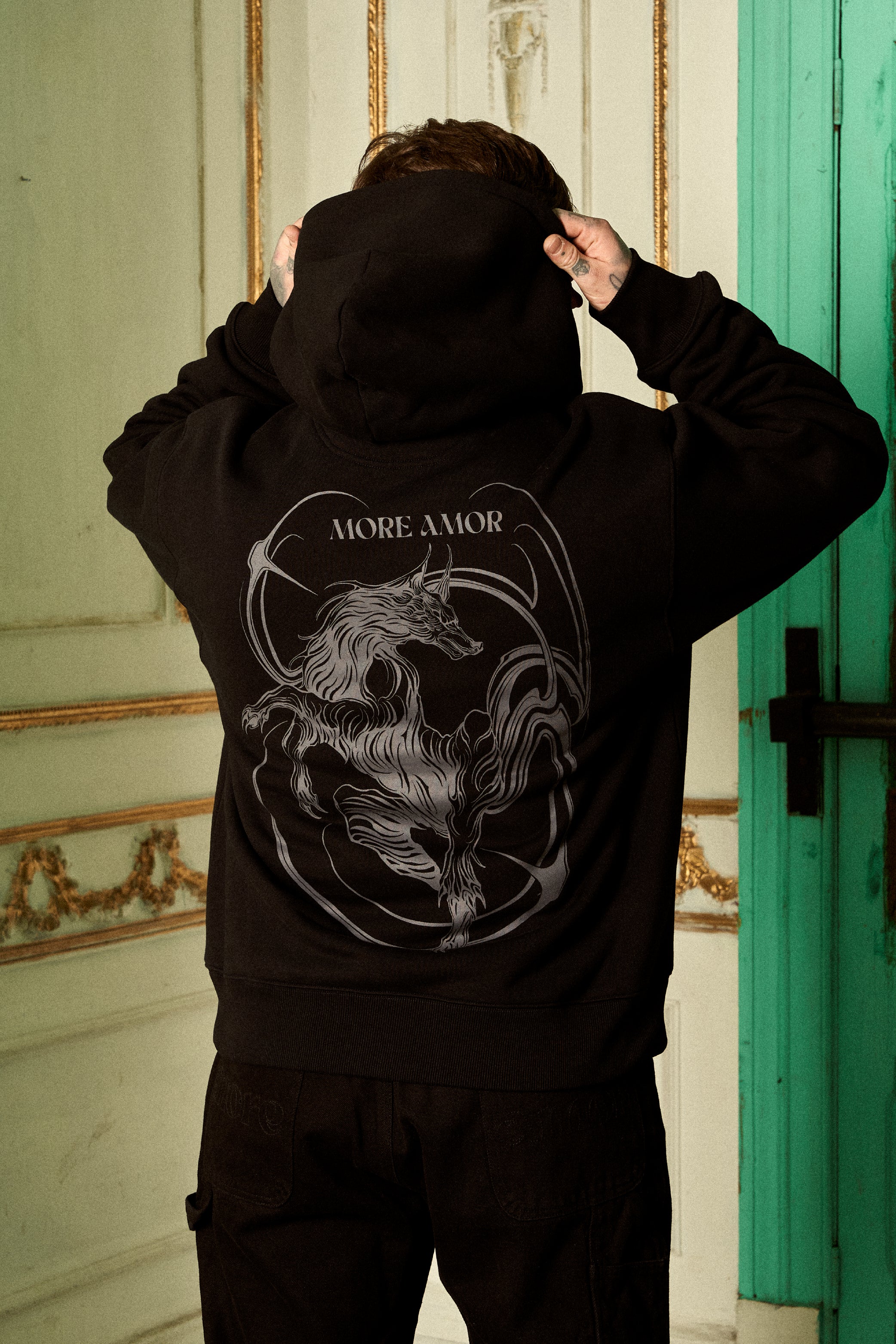Polerón con Gorro Wolf Negro | Oscar Conejeros
