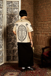 Polera Burning Cross Ecru Mujer | DimeDarko