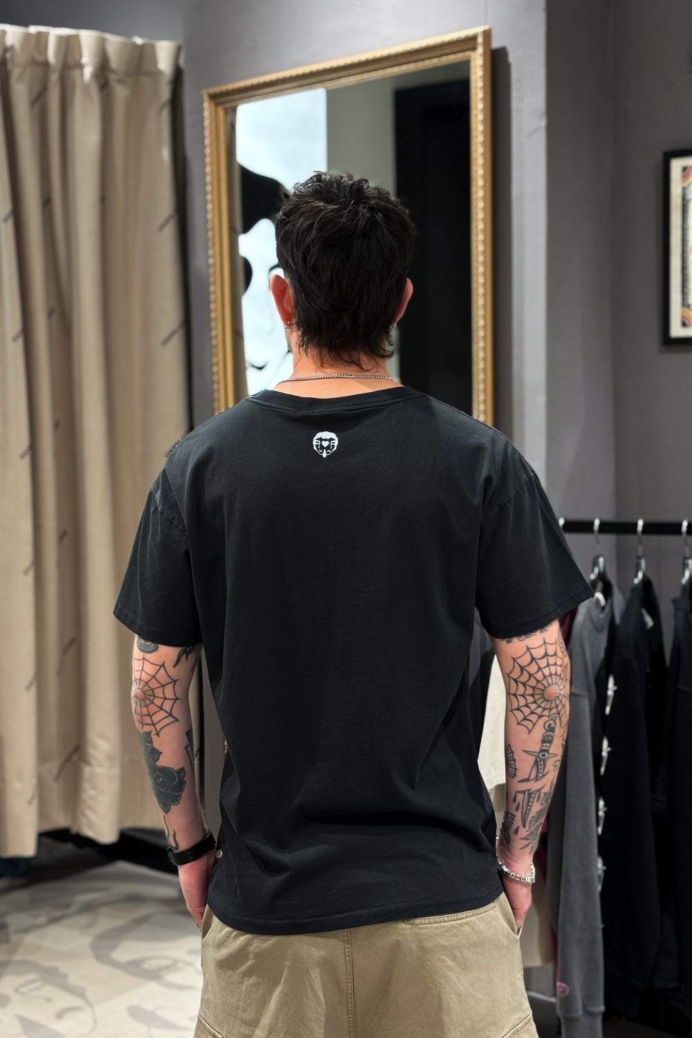 Polera 200gr Roma Negra Regular Fit | Max Puga