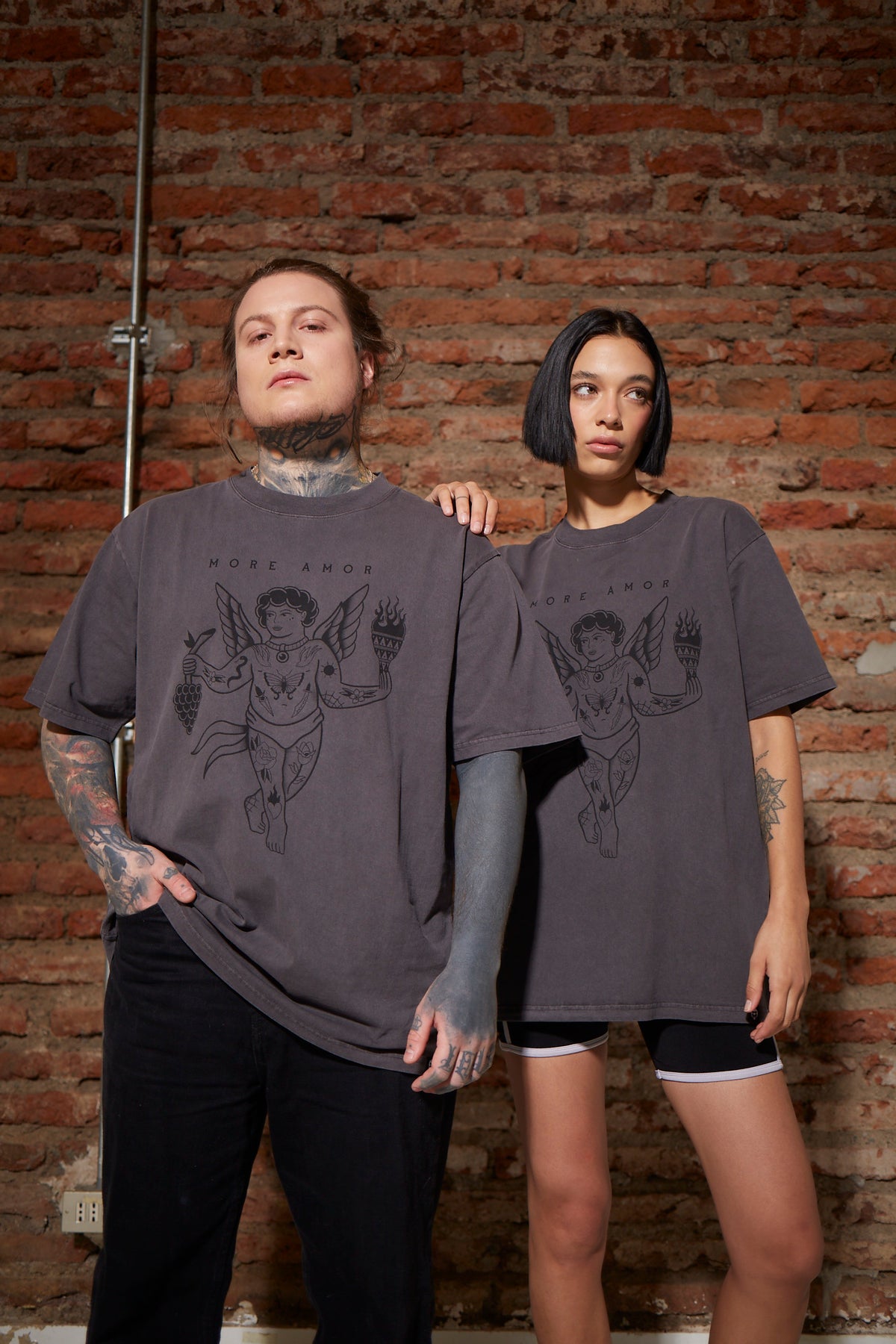 Polera Manga Corta 250gr Hombre Tattoed Angel Gris | Dimedarko