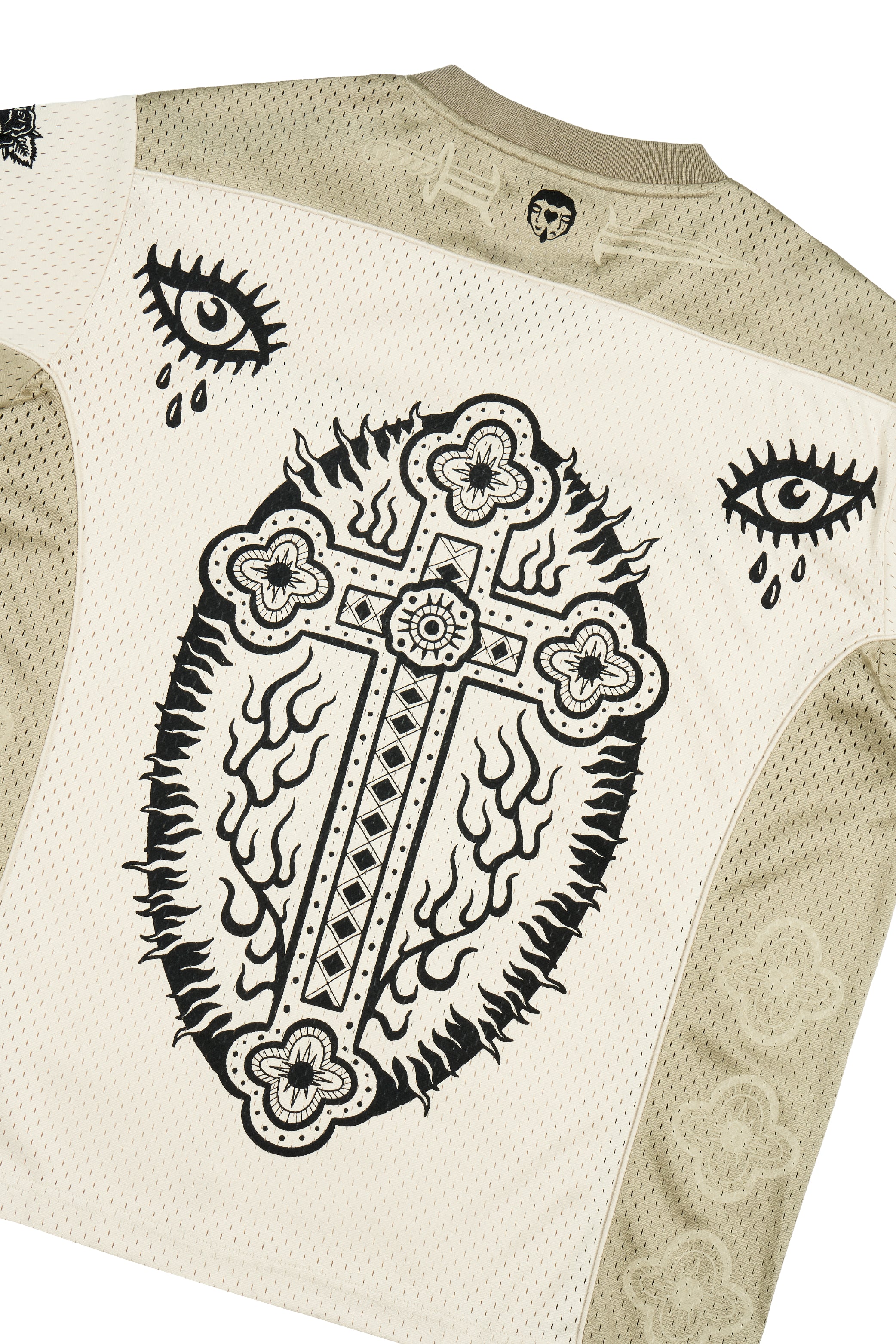 Polera Burning Cross Ecru | DimeDarko