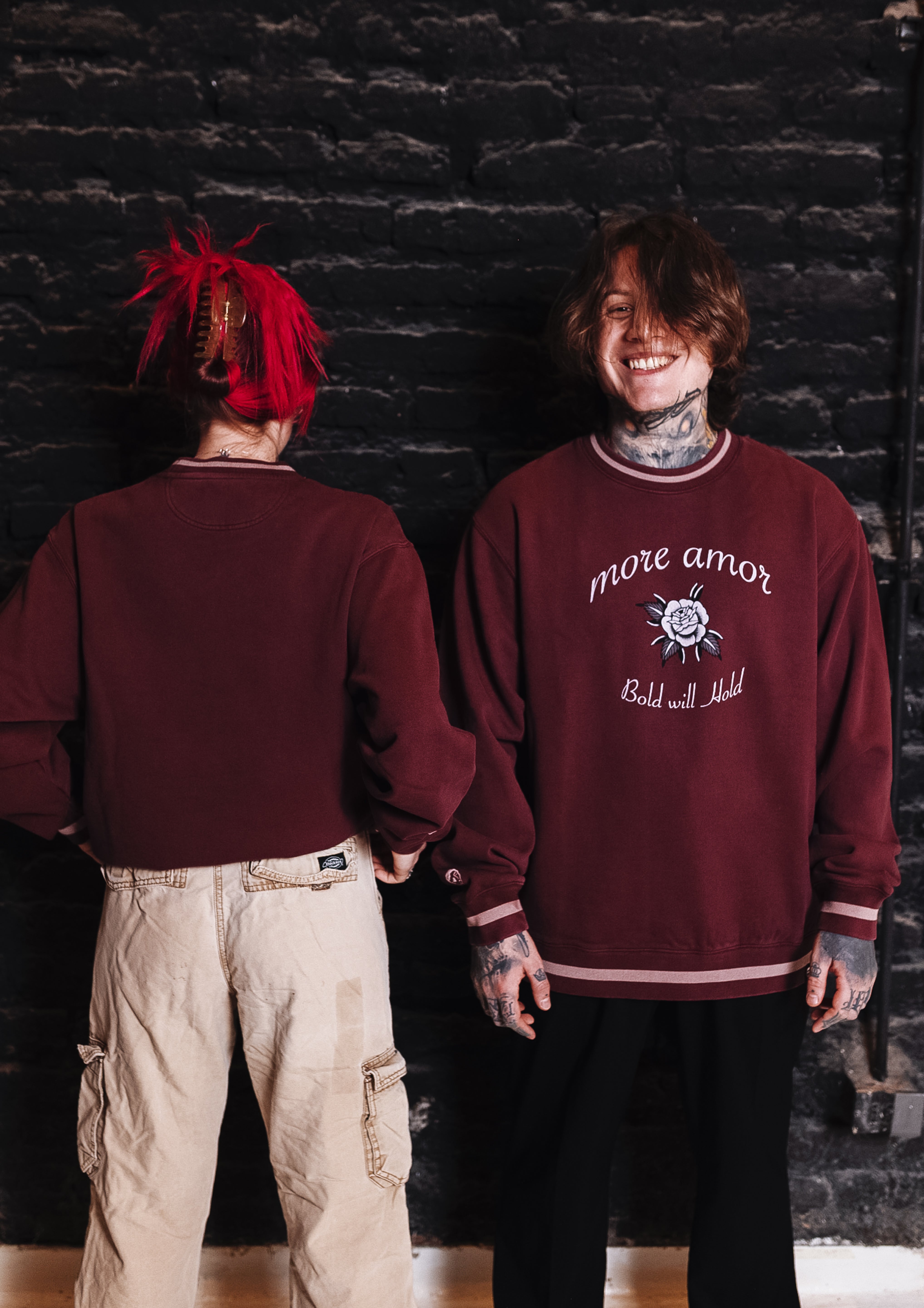 Polerón Crewneck sin Gorro Traditional Rose Burdeo | Dimedarko