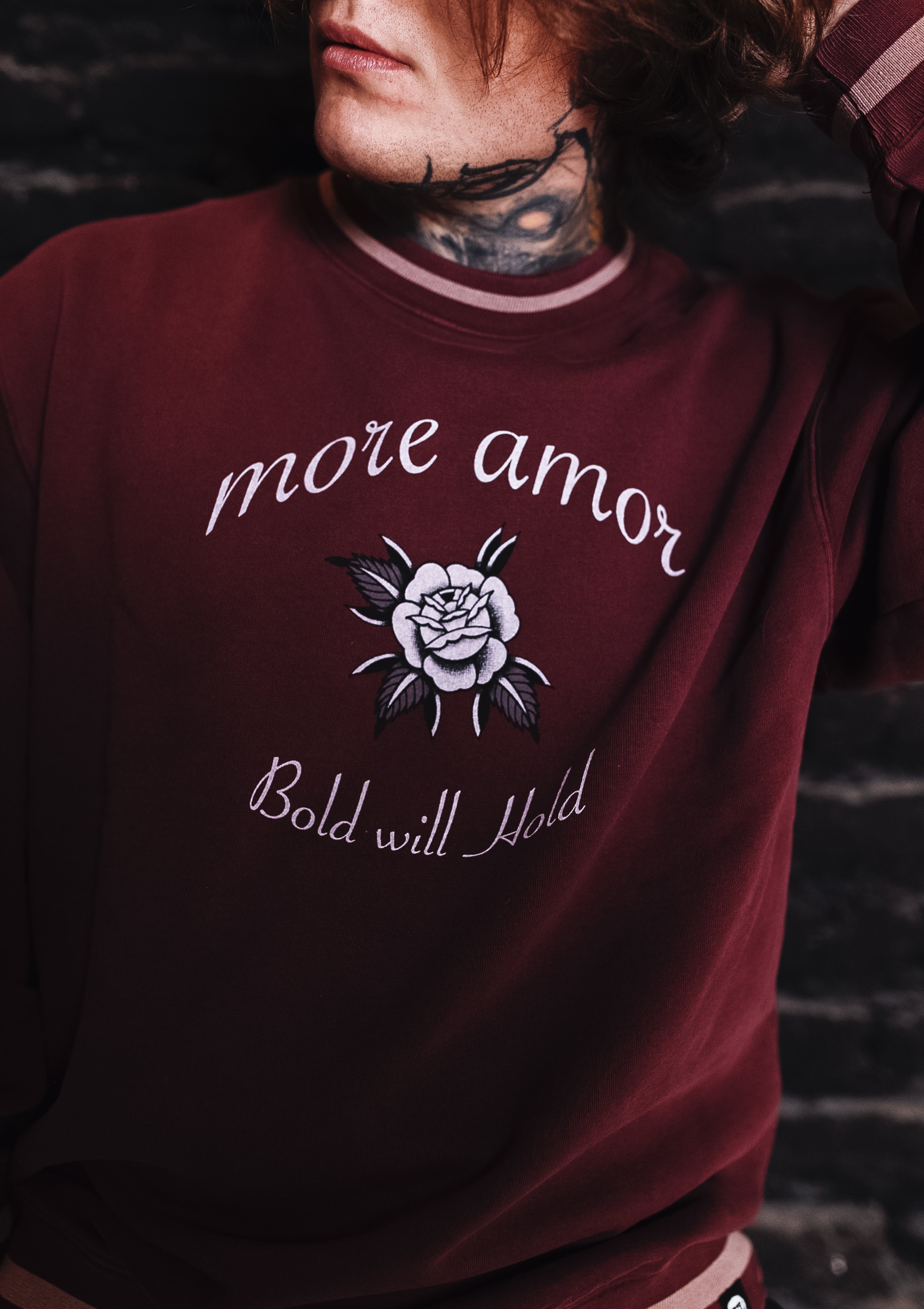 Polerón Crewneck sin Gorro Traditional Rose Burdeo | Dimedarko