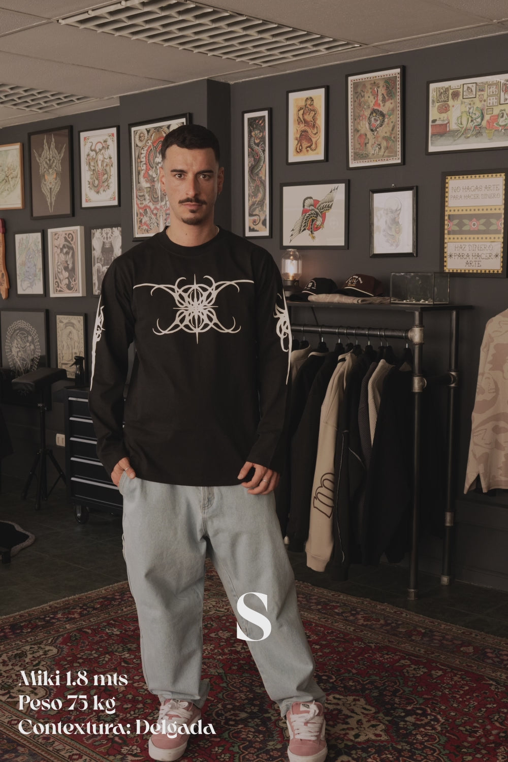 Polera 250 gr Neotribal Arms Negro | Simon Noctem